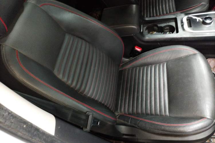 Used Land Rover Discovery Sport 2019 240 PS SE Dynamic Version China VI Standard Right Front Seat