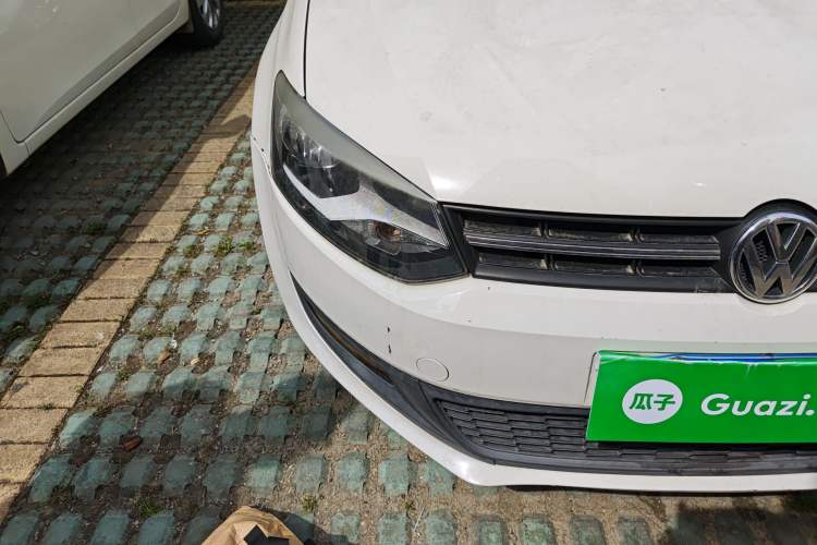 Used Volkswagen Polo 2013 1.4L Automatic Comfort Edition Right Front Headlight