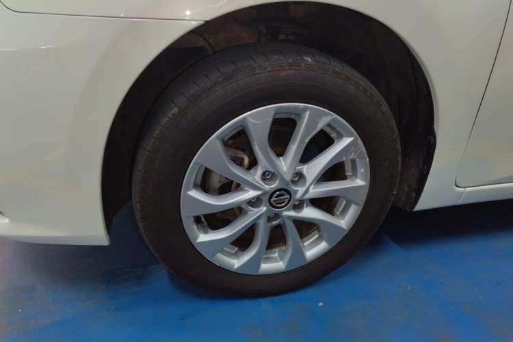 Used Nissan Sylphy 2019 1.6XV CVT Smart Connect Luxury Edition China VI Standard Exterior 4