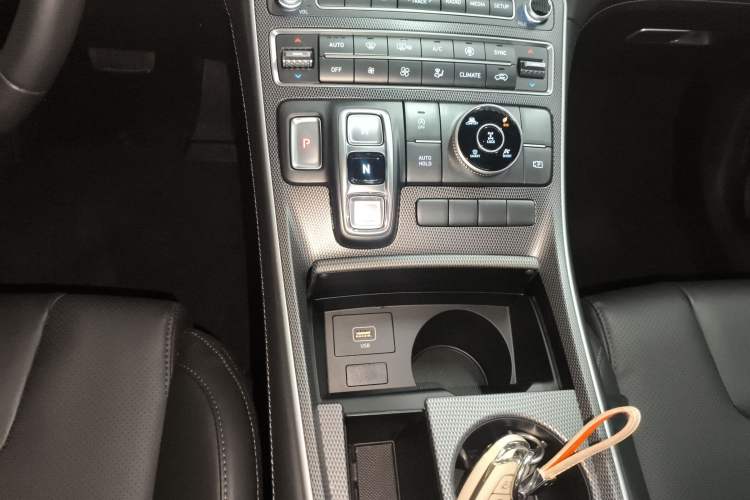 Used Hyundai Santa Fe 2023 Traveler 380T GDi Automatic All-Wheel Drive GLX HTRAC Elite Edition