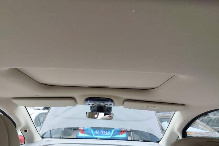 Used VOYAH Dream 2025 EV Four-Wheel Drive Excellence Kunpeng Edition