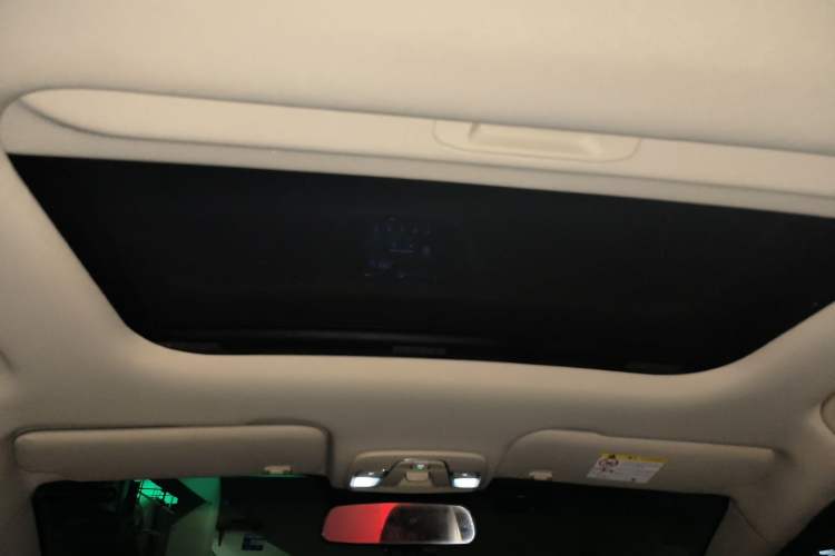 Used Geely Auto Vision X3 2017 1.5L Automatic Luxury Model Headliner