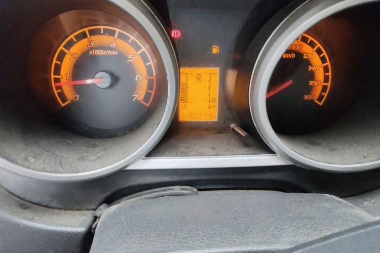 Used CHANGAN KAICHENG Ounuo S 2015 1.5L Jin Ouno Standard Model Odometer Close Up