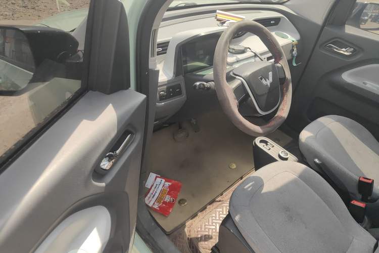 Used Wuling Hongguang MINIEV 2022 Macaron Premium Model – Lithium Iron Phosphate