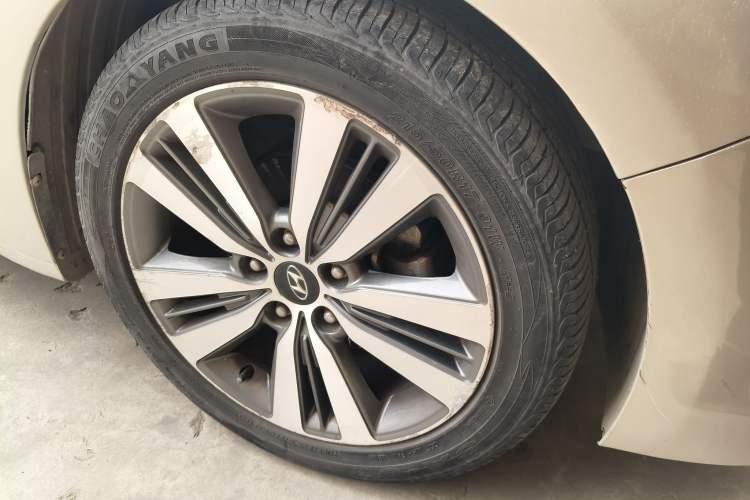 Used Hyundai Mistra 2016 1.8L Automatic Smart GLS Right Front Wheel Hub