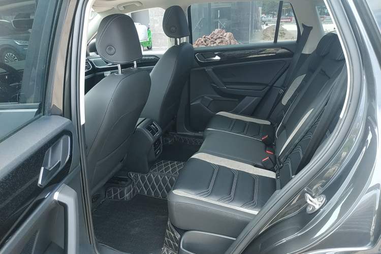 Used Volkswagen Tayron GTE Plug-in Hybrid 2022 1.4T Luxury Edition Interior 4