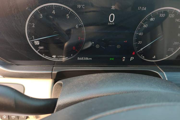 Used Buick GL8 2022 ES Landtrek 653T Smart Flagship Model Odometer Close Up