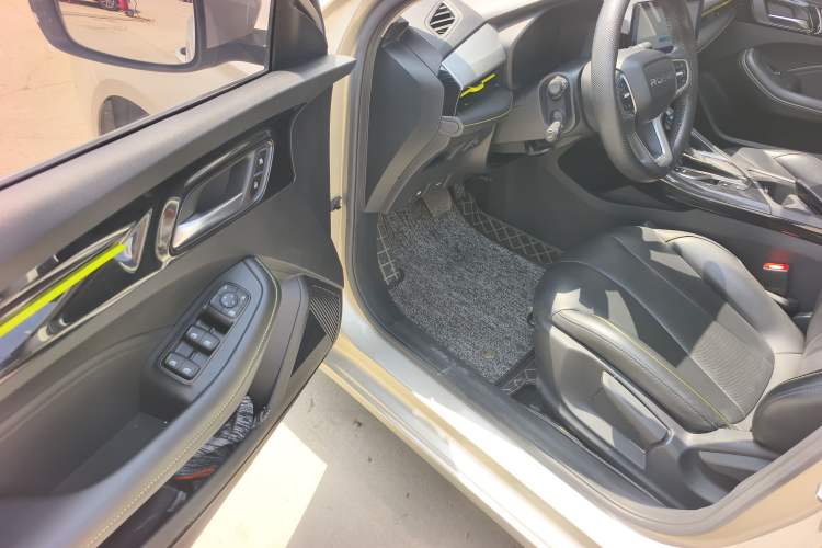 Used Roewe i5 2021 1.5L CVT Diamond Edition Driver Seat