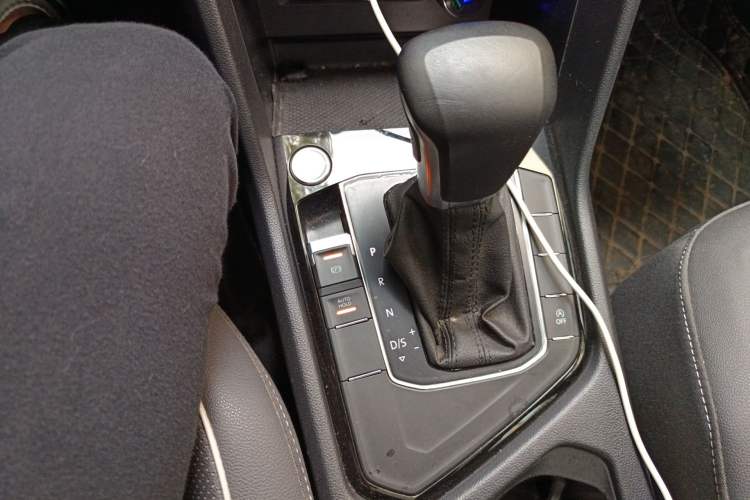 Used Volkswagen Tiguan L 2022 330TSI Automatic Two-Wheel Drive Smart Edition Gear Lever