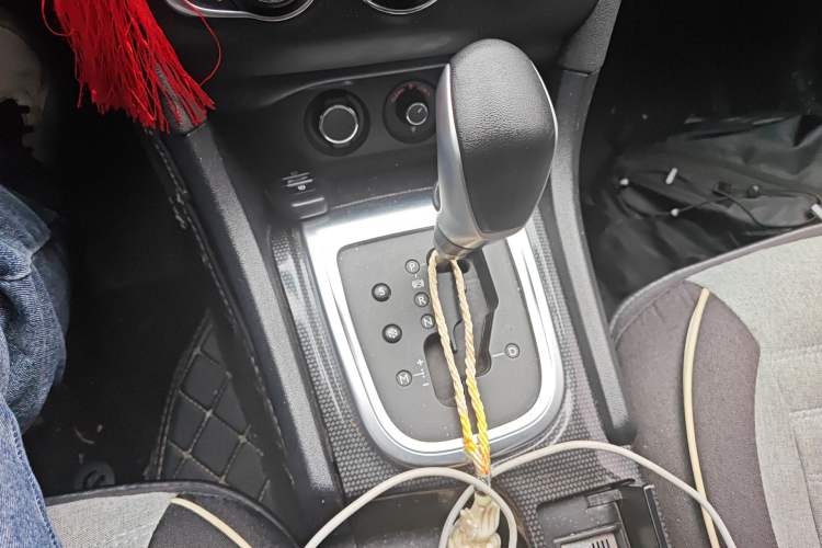 Used Citroen C4L 2014 1.8L Intelligent Drive Automatic Dynamic Model Gear Lever