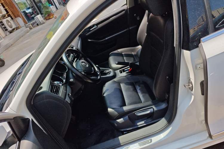 Used Volkswagen Sagitar 2018 180TSI DSG Prestige Edition Left Front Seat