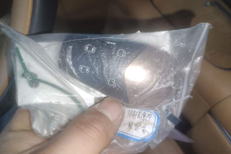 Used VOYAH Dream 2025 PHEV Four-Wheel Drive Prestige Kunpeng Edition
