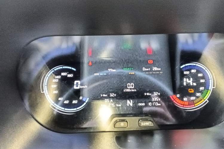 Used Chana Ruixing EM60 2025 Passenger Version Comfort Edition 6 Seats 300 km Range Side-Hinged Doors
