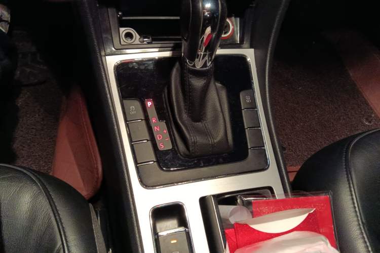 Used Volkswagen Passat 2015 1.8TSI DSG Prestige Edition Gear Lever