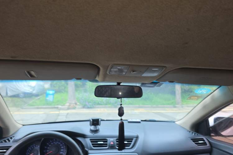 Used Kia K2 2015 Sedan 1.4L MT GLS Headliner