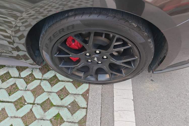 Used Ford Mustang 2021 2.3T EcoBoost Right Front Wheel Hub