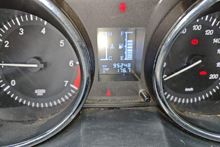 Used HYOSOW S2 2016 1.5L Manual Luxury Edition China IV Odometer Close Up