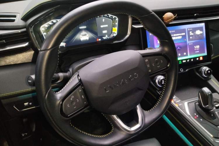 Used Lynk & Co 05 2020 2.0TD Two-Wheel Drive Shine Halo