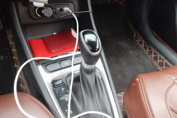 Used Hyundai Celesta 2018 1.6L Automatic GL Enjoyment Version China V Standard Gear Lever