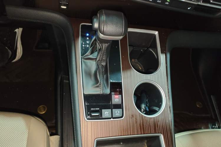 Used Toyota Granvia 2023 2.5L Hybrid Prestige PLUS Edition