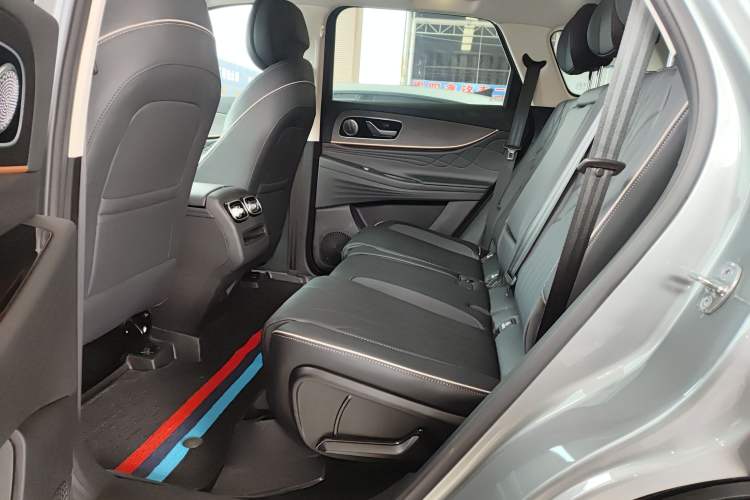 Used Chery Tiggo 9 2023 Updated Version 2.0T Dual-Clutch Two-Wheel Drive Leading Edition 5 Seats Left Rear Seat