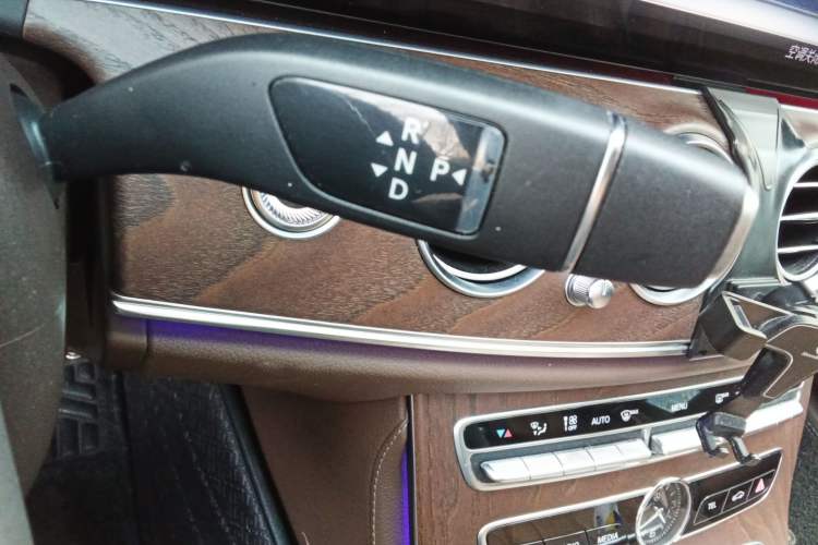 Used Mercedes-Benz E-Class 2019 Restyled E 300 L Luxury Edition Gear Lever