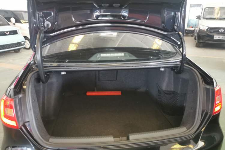 Used Volkswagen Sagitar 2014 Revised Version 1.4TSI Automatic Luxury Edition Trunk