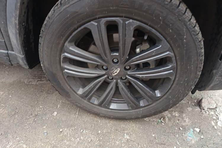 Used Chery Tiggo 8 2022 1.5 TCI Manual Special Edition 5 Seats Right Front Wheel Hub