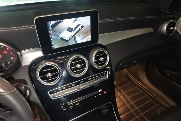 Used Mercedes-Benz GLC 2016 GLC 200 4MATIC Audio And AC Panel