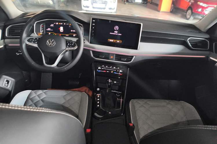 Used Volkswagen Tayron 2024 300TSI Two-Wheel-Drive Luxury Plus Advanced Version Center Console