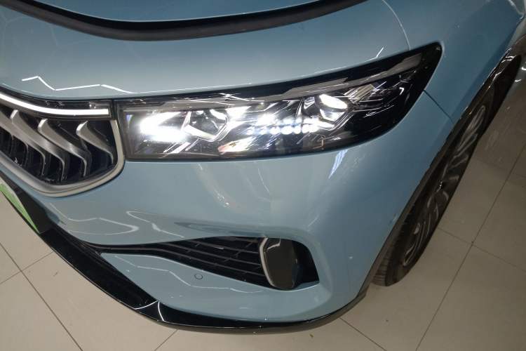 Used VOYAH FREE 2021 Four-Wheel Drive Standard Range-Extended Exclusive Luxury Package
