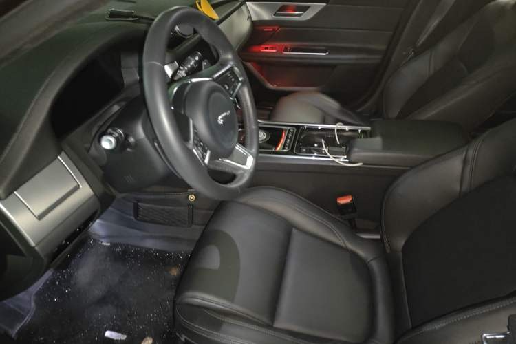 Used Jaguar XFL 2020 XFL 2.0T P200 Two-Wheel-Drive Elite Edition Left Front Seat