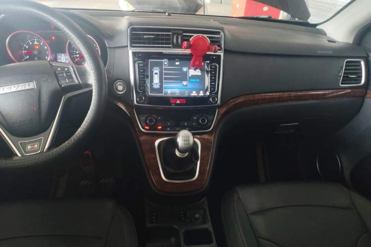 Used Haval H6 2017 Red-Label Sport Edition 1.5T Manual Two-Wheel Drive Elite Model Audio And AC Panel
