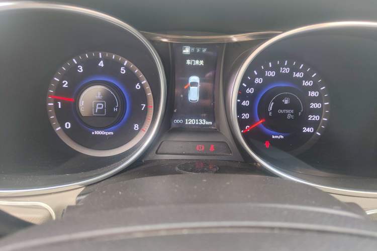 Used Hyundai Santa Fe 2013 2.4L Automatic Two-Wheel Drive Smart Version