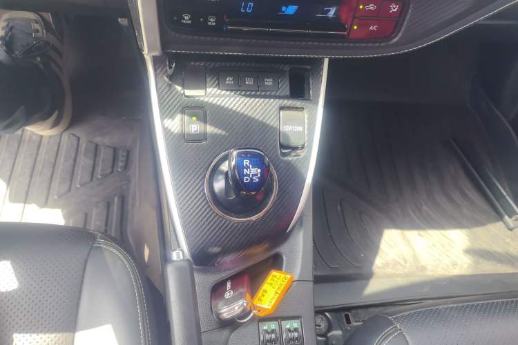 Used Toyota Levin 2017 Revised Dual-Engine 1.8H GS E-CVT Elite Sunroof Version China V Standard