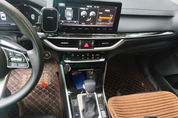 Used Kia K3 2021 Revised 1.5L CVT Fashion Edition Audio And AC Panel