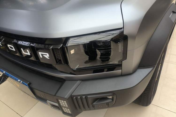 Used JETOUR Traveler 2023 2.0T All-Wheel-Drive CrossPRO Left Front Headlight