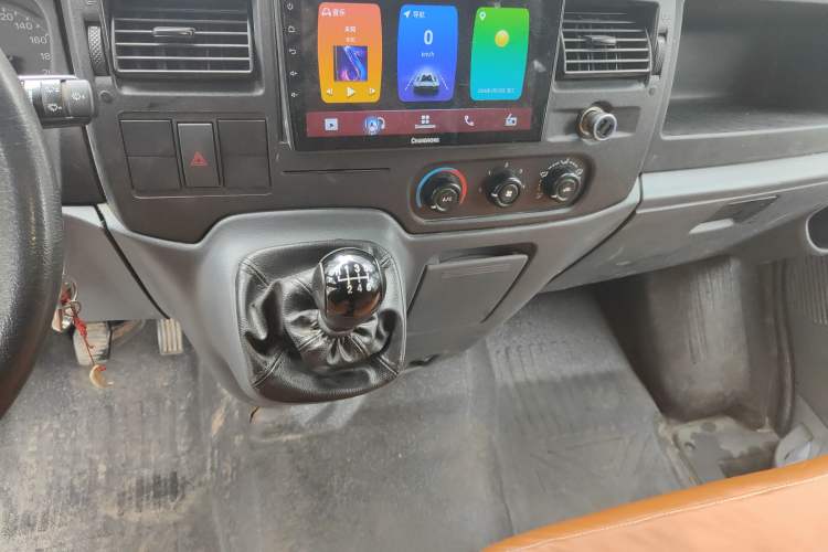 Used Ford Transit Custom 2016 2.2T Short-Wheelbase 6-Seater Mid-Roof Multi-Purpose Vehicle