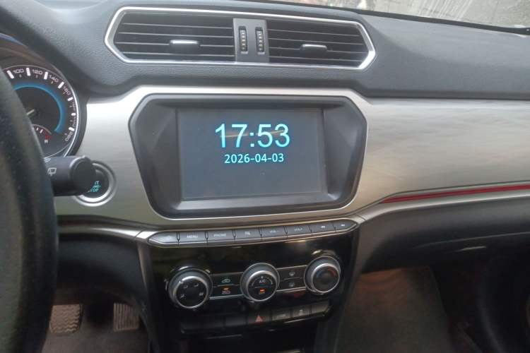 Used Haval H2 2017 Blue Label 1.5T Manual Two-Wheel Drive Luxury Model Audio And AC Panel