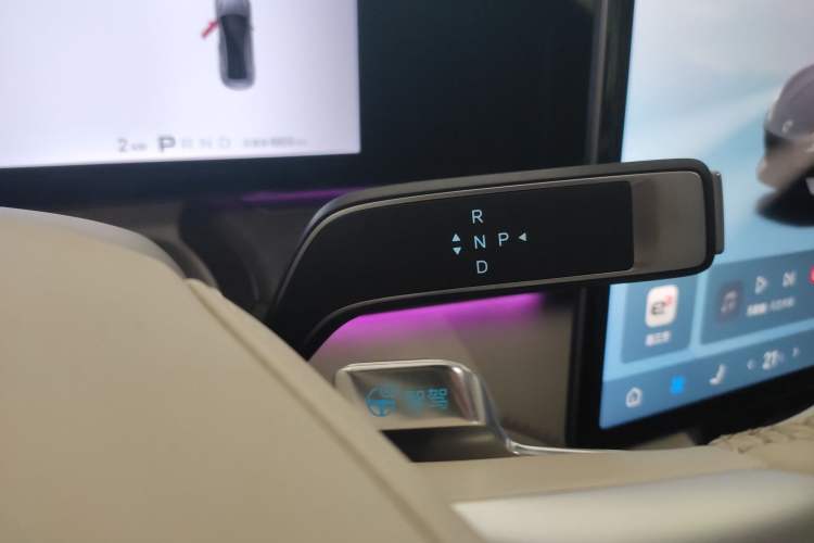 Used Denza Z9 2024 1100 km All-Wheel-Drive Ultra Version