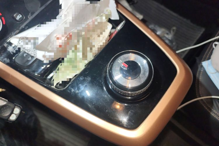 Used Dongfeng NAMMI BOX 2022 Chasing Wind Edition 331KM Advanced Model Gear Lever