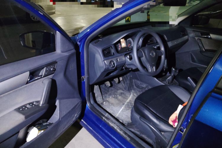 Used Volkswagen Gran Lavida 2013 1.6L Manual Fashion Model Driver Seat