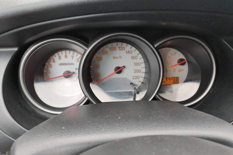 Used Nissan Livina 2010 Jingyue Edition 1.6L Automatic All-in-One Model Instrument Cluster