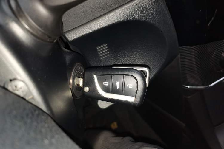 Used Toyota Corolla 2014 1.6L CVT GL-i Vehicle Key