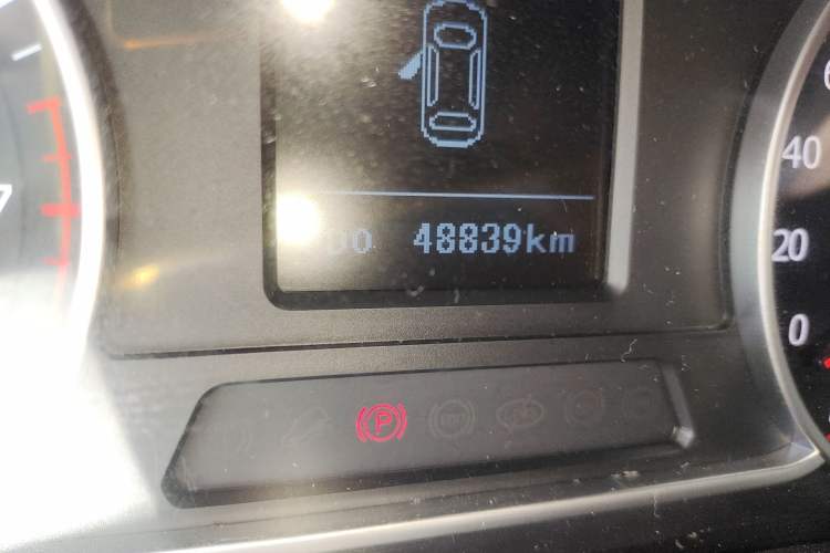 Used Land X7 2018 Geely Jingyue 1.5T Panoramic Luxury Model Odometer Close Up