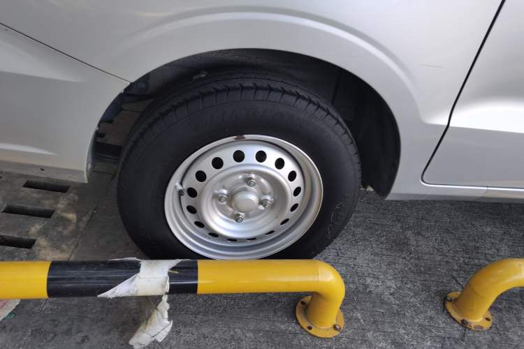 Used Wuling Hongguang V 2019 1.5L Jingqu Version China VI LAR