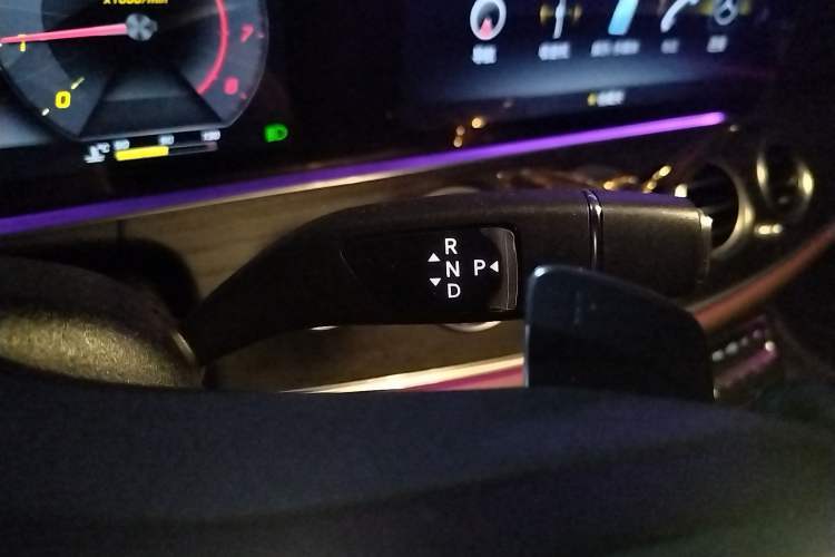 Used Mercedes-Benz E-Class 2020 Restyled E 300 L Sporty and Stylish Edition Gear Lever