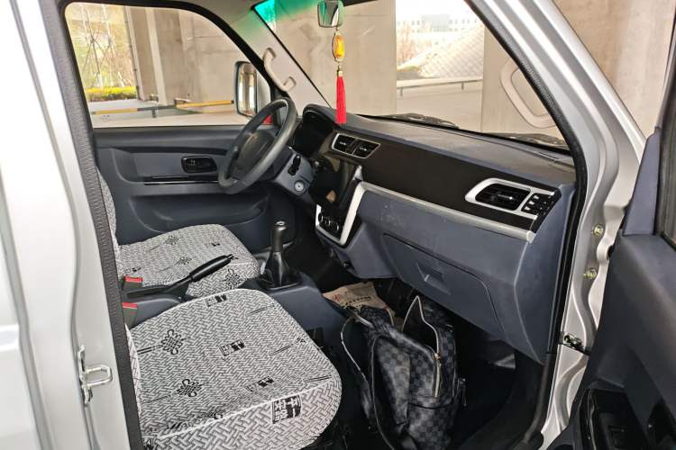 Used Jinbei T5 2023 1.6L Standard Single-Row 3.2m with Rear Dual Wheels
