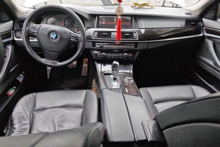 Used BMW 5 Series 2012 523Li Leading Model Center Console