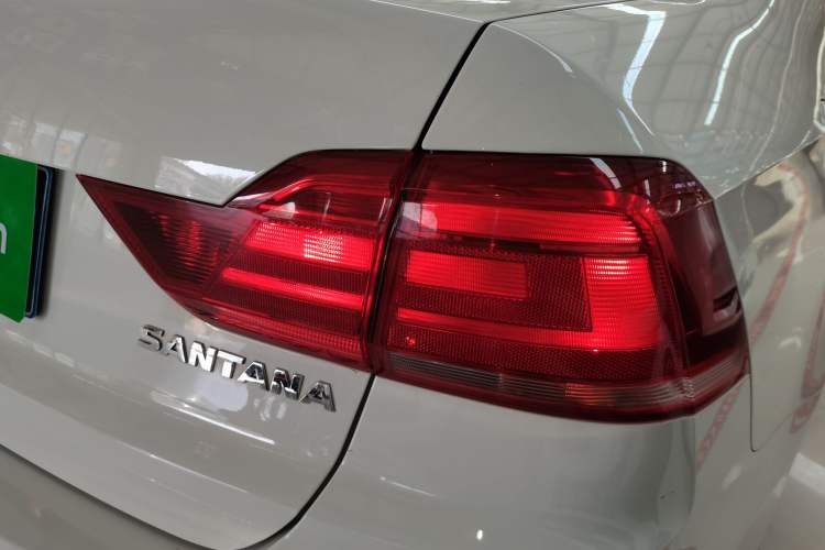 Used Volkswagen Santana 2019 1.5L Automatic Comfort Edition China VI Standard Right Rear Taillight